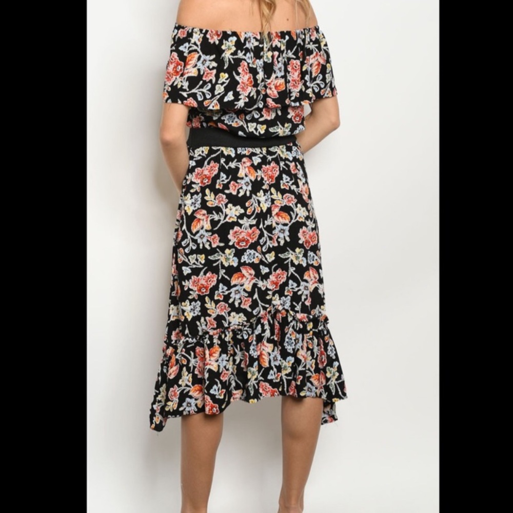 Off The Shoulder Floral Dress - Picture 4 of 4